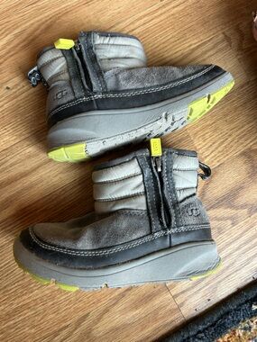 UGG Kids Zip Up Boot Gray Volt Yellow size 10 Toddler